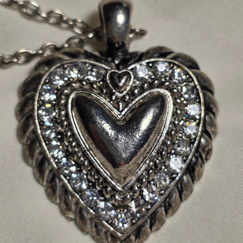 Silver Tone Heart Pendant Necklace Clear Rhinestone Halo Textured Edge 18 Inch